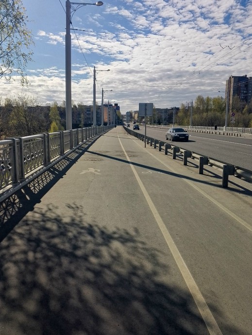 Май